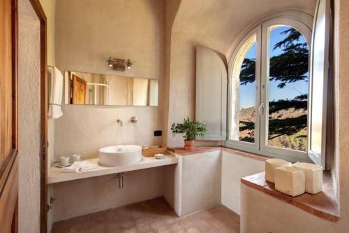 Frontignano Villa Sleeps 12 With Pool Air Con And Wifi