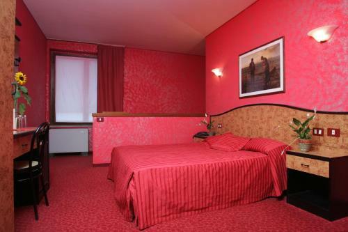 Hotel Motel Ranch