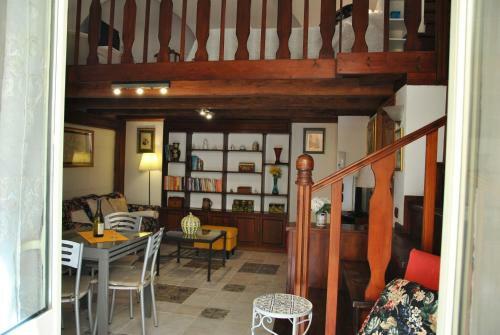 Alexandra House Air-conditioned Apartment On Two Levels