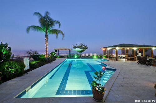 Hostal Rom Mansion