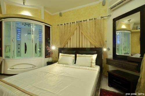 Hostal Rom Mansion