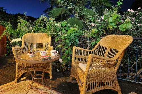 Hostal Pina Balev Inn