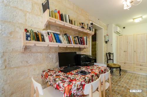 Hostal Alexandra House
