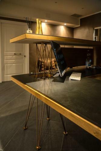 Hostal Teseo Rooms & Relax