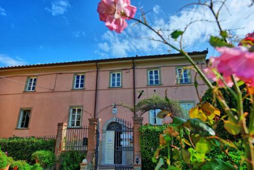 Gualdo Apartment Sleeps 6 With Pool And Wifi