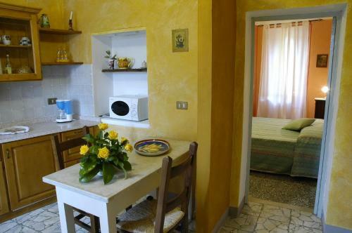 Gualdo Apartment Sleeps 2 With Pool And Wifi