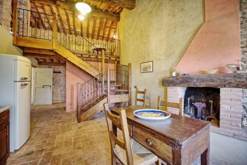 Gualdo Apartment Sleeps 4 With Pool And Wifi