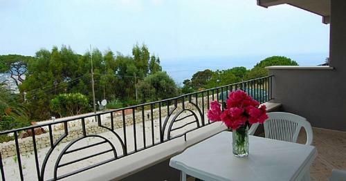 Ischia Villa Sleeps 4 Air Con