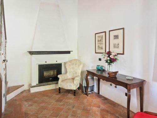 Lovely Holiday Home In Cornovecchio With Swimming Pool