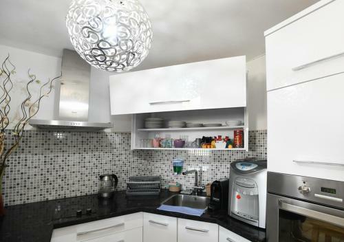 Apartamento Avi's Suites