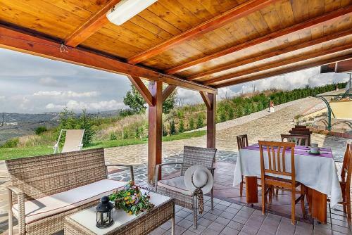 Laureana Cilento Villa Sleeps 4 Pool Air Con
