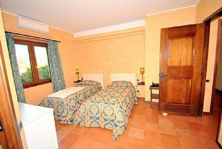 Lesa Villa Sleeps 8 Pool Air Con Wifi