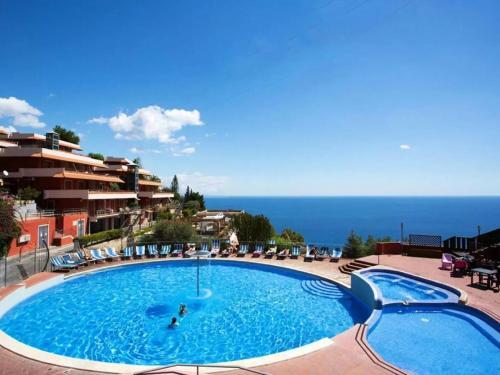 Comfortable Apartment In Letojanni With Terrace