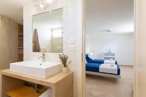 Leuca Villa Sleeps 6 With Pool And Air Con