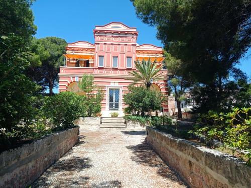 Apartamento D�pendance In Villa Elegante