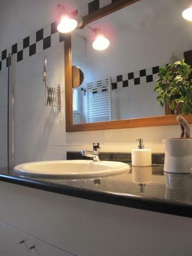 Lagoon View Apartment