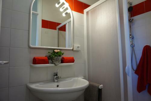 Villa Park Residence