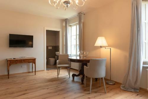 Bed & Breakfast In Lucus Guest House
