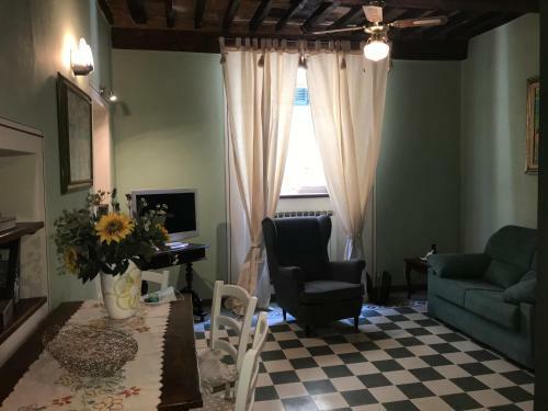 Apartment Close To The Walls