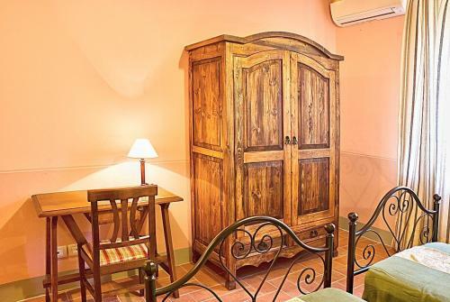 Lucignano Villa Sleeps 13 Pool Air Con