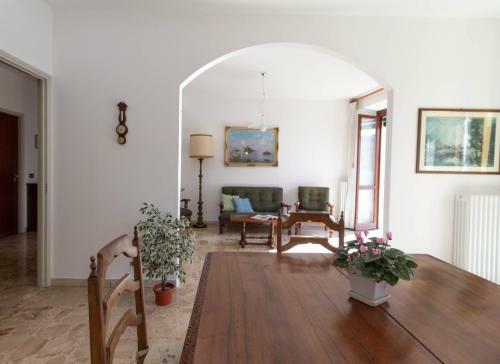 Mamma Ciccia Holiday Home - Lake Front Apartment
