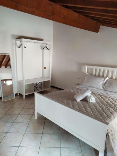 Hostal Carducci 49