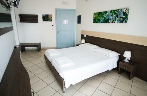 Kalos Hotel
