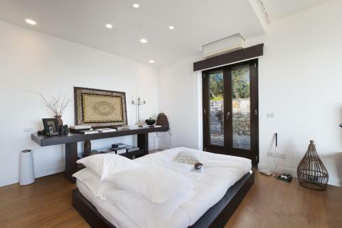 Amore Rentals - Villa Blugalli