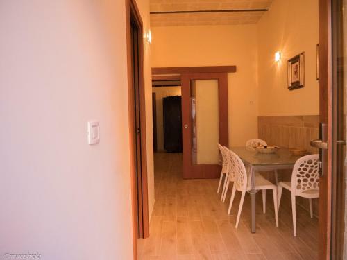 Apartment With 2 Bedrooms In Matera