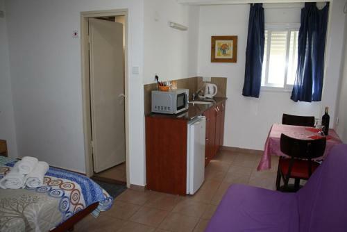 Ga'aton Motel