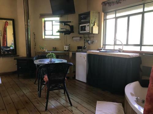 Hostal Gross Nofesh And Spa Guesthouse