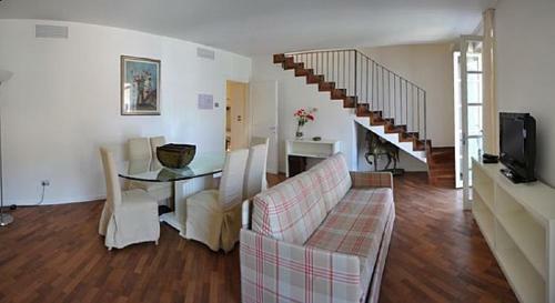 Meina Villa Sleeps 6 Pool Wifi
