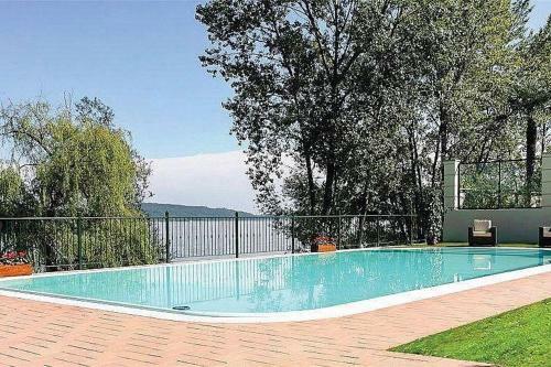 Meina Villa Sleeps 4 Pool Wifi