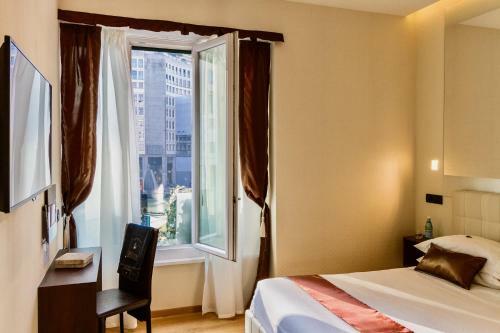 Hostal Aiello Rooms San Babila