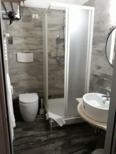Hostal Sira House Milano