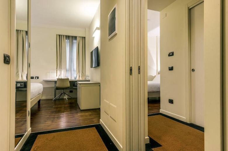 43 Station Hotel