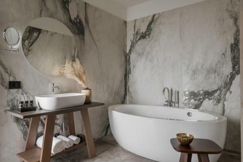 Coast Hotel & Spa - Adults Only
