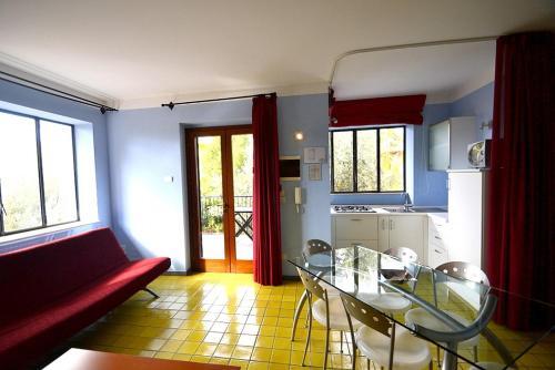 Milazzo Villa Sleeps 4 Air Con Wifi