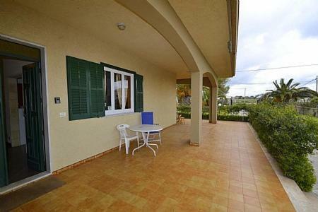 Modica Villa Sleeps 10 Air Con Wifi