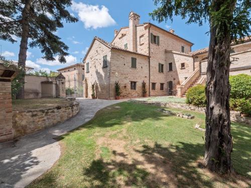 Vintage Apartment In Mombaroccio With Shared Pool