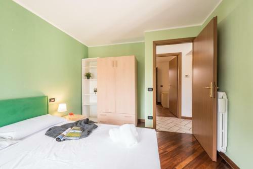 Bright Apartments Moniga - Castle Bells