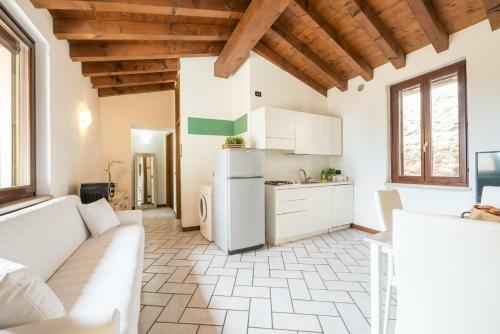 Bright Apartments Moniga - Castle Bells