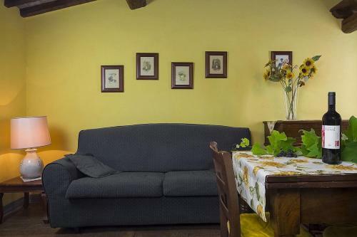 Villa Montaione Apartment Sleeps 4 Pool