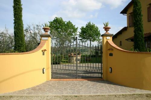 Leoni Villa Sleeps 7 With Pool