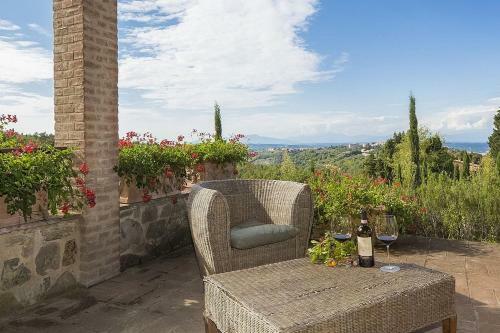 Villa Montaione Apartment Sleeps 4 Pool