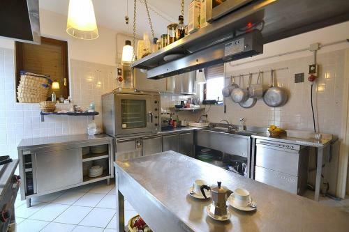 Ogliastro Cilento Villa Sleeps 11 Pool Air Con Wifi
