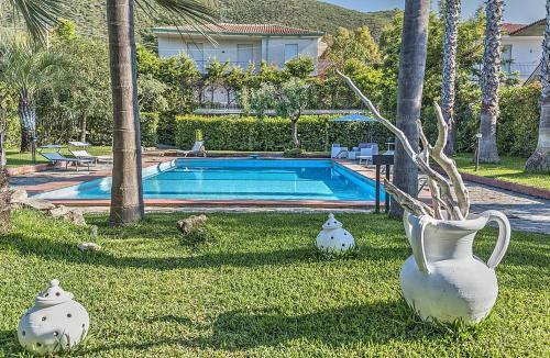 Ogliastro Cilento Villa Sleeps 11 Pool Air Con Wifi