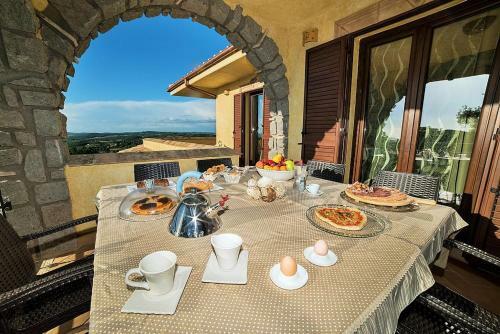 Montefiascone Villa Sleeps 16 Pool Air Con Wifi