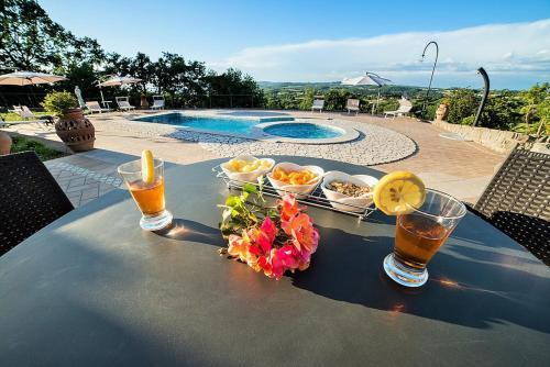 Montefiascone Villa Sleeps 16 Pool Air Con Wifi