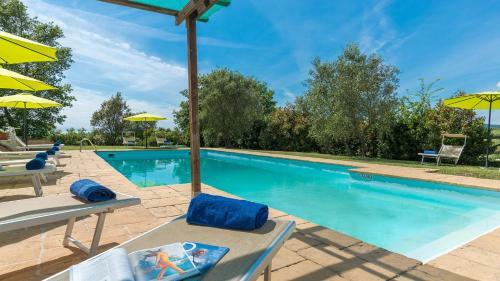 Villa Podere Calcheto 14